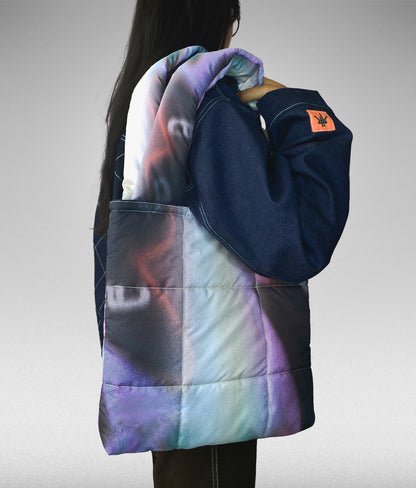 Experimental puffer totebag - Tornasol